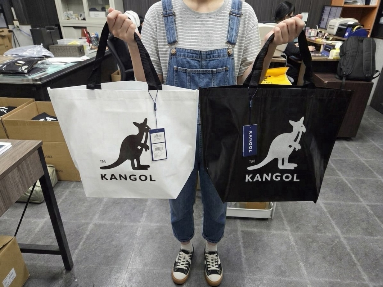 正版授權 KANGOL潮流品牌經典防潑水購物袋 — 圖 5