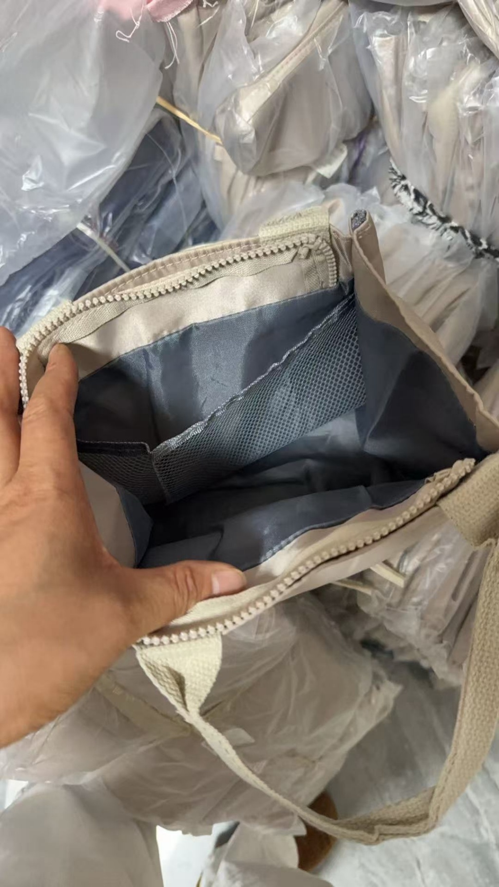 日系簡約防潑水大容量分層手提收納包 — 圖 8